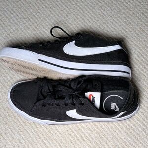 Nike Men's Court Legacy Canvas Sneakers